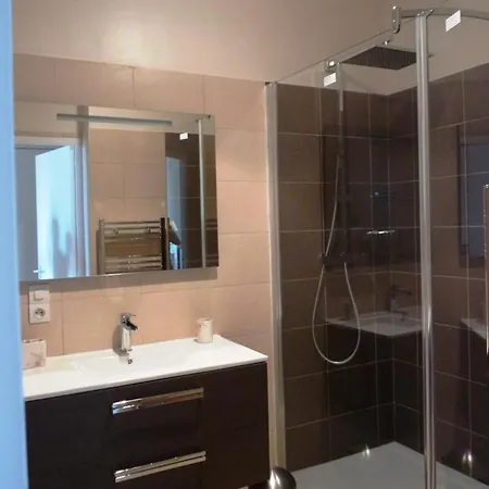 Apartment Sleeps 6 Wifi Cannes